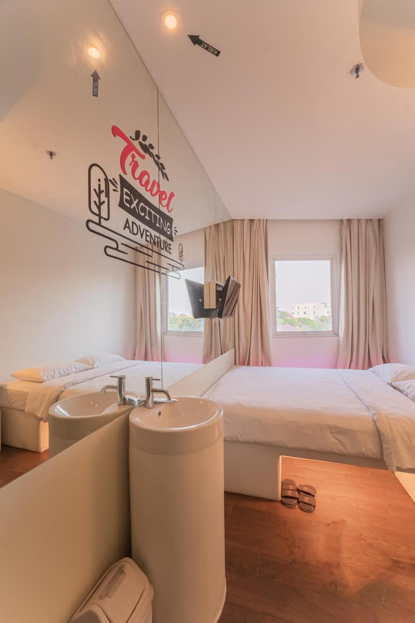 J Icon Hip Hotel Balikpapan  Exterior photo