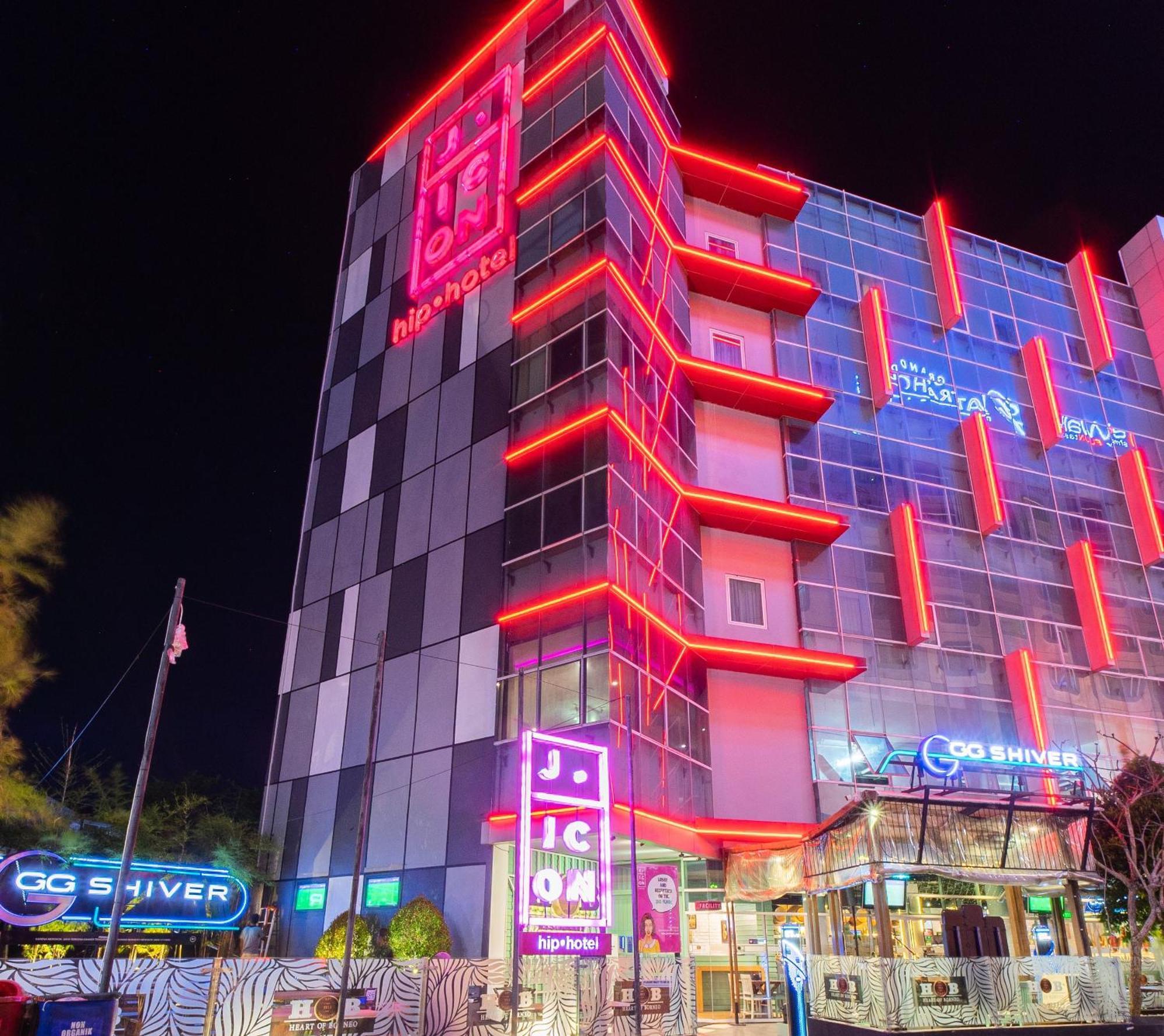 J Icon Hip Hotel Balikpapan  Exterior photo